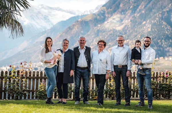 Frühstückspension Grafenau - Csmgrafenau Schenna Gastgeber Familienfoto8a6805c2ef Kopie